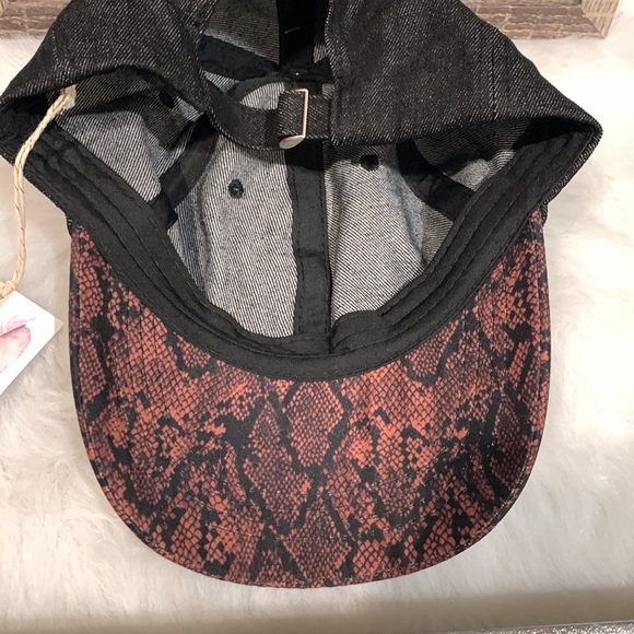 Jessica Simpson Adjustable Baseball Cap - Picture 5 of 6